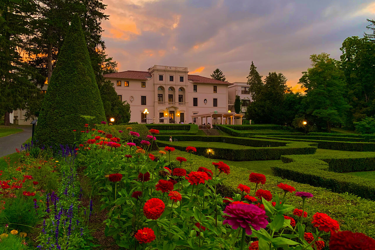 Proposal & Elopement Packages at Geneva On The Lake