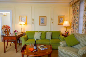 Landmark Suites at Geneva On The Lake