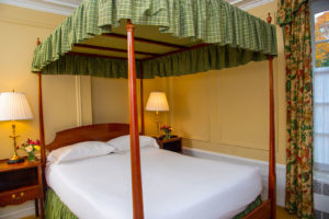Landmark Suites at Geneva On The Lake