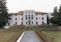 Main Building at Geneva On The Lake