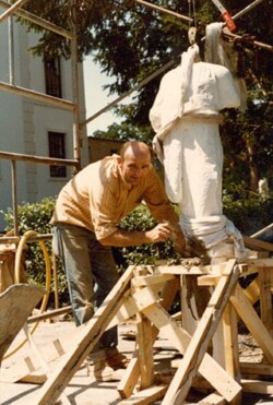 Statue at Geneva On The Lake
